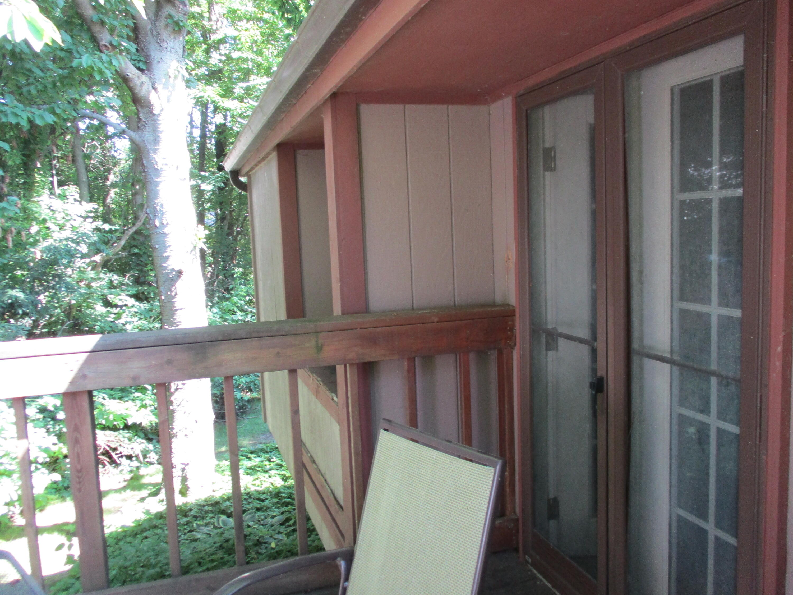 2376 Strathmore Street Kalamazoo, MI 49009 - Photo 9 of 14 IMG_1514