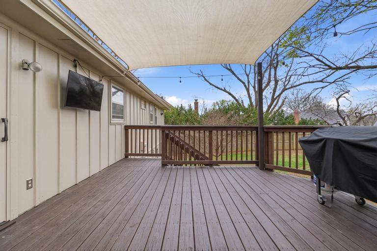 10210 Rosehill Road Lenexa, KS 66215 - Photo 7 of 10