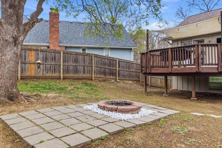 10210 Rosehill Road Lenexa, KS 66215 - Photo 9 of 10