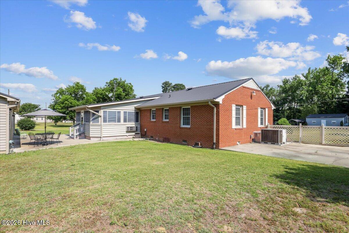 2029 Highway 403 Faison, NC 28341 - Photo 12 of 58