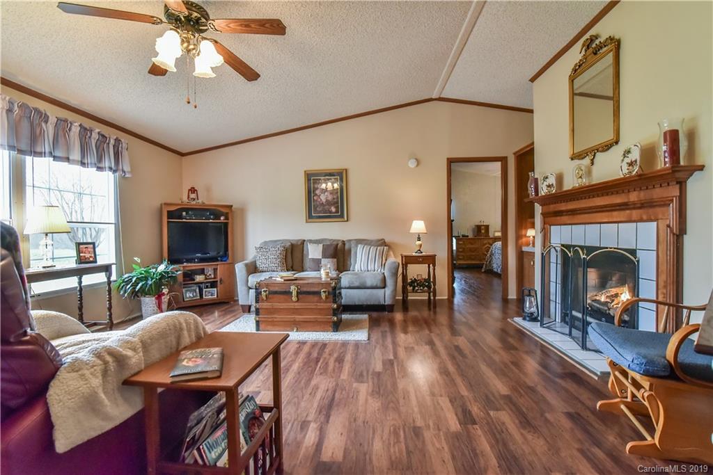 9 Ridge Road Candler, NC 28715 - Photo 6 of 25 Gallery Image 6