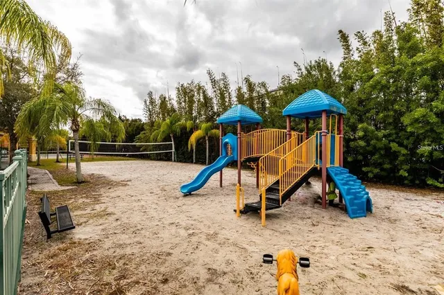 a view of a tennis court