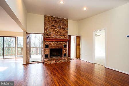 12350 Hunters Grove Road Manassas, VA 20112 - Photo 24 of 29 Living Room