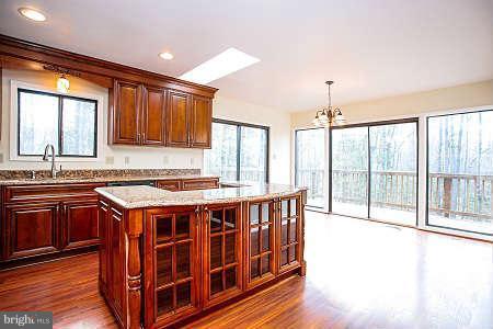 12350 Hunters Grove Road Manassas, VA 20112 - Photo 27 of 29 Kitchen