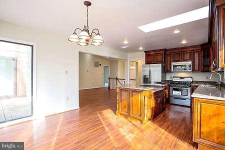 12350 Hunters Grove Road Manassas, VA 20112 - Photo 28 of 29 Kitchen
