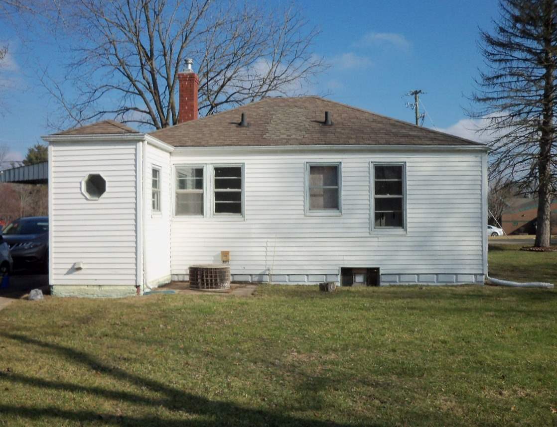56639 Oak Road South Bend, IN 46619 - Photo 2 of 28 Gallery Image 2