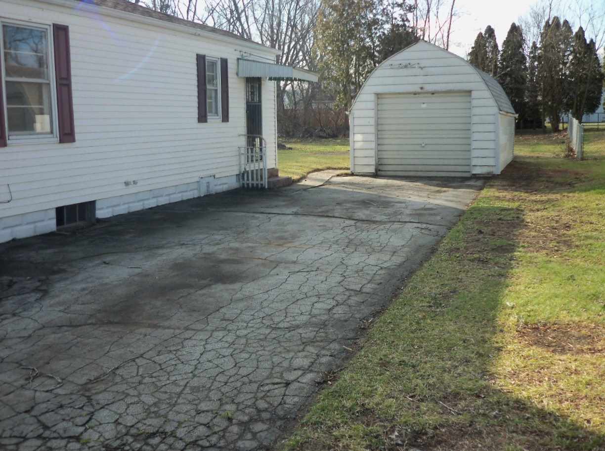 56639 Oak Road South Bend, IN 46619 - Photo 22 of 28 Gallery Image 22