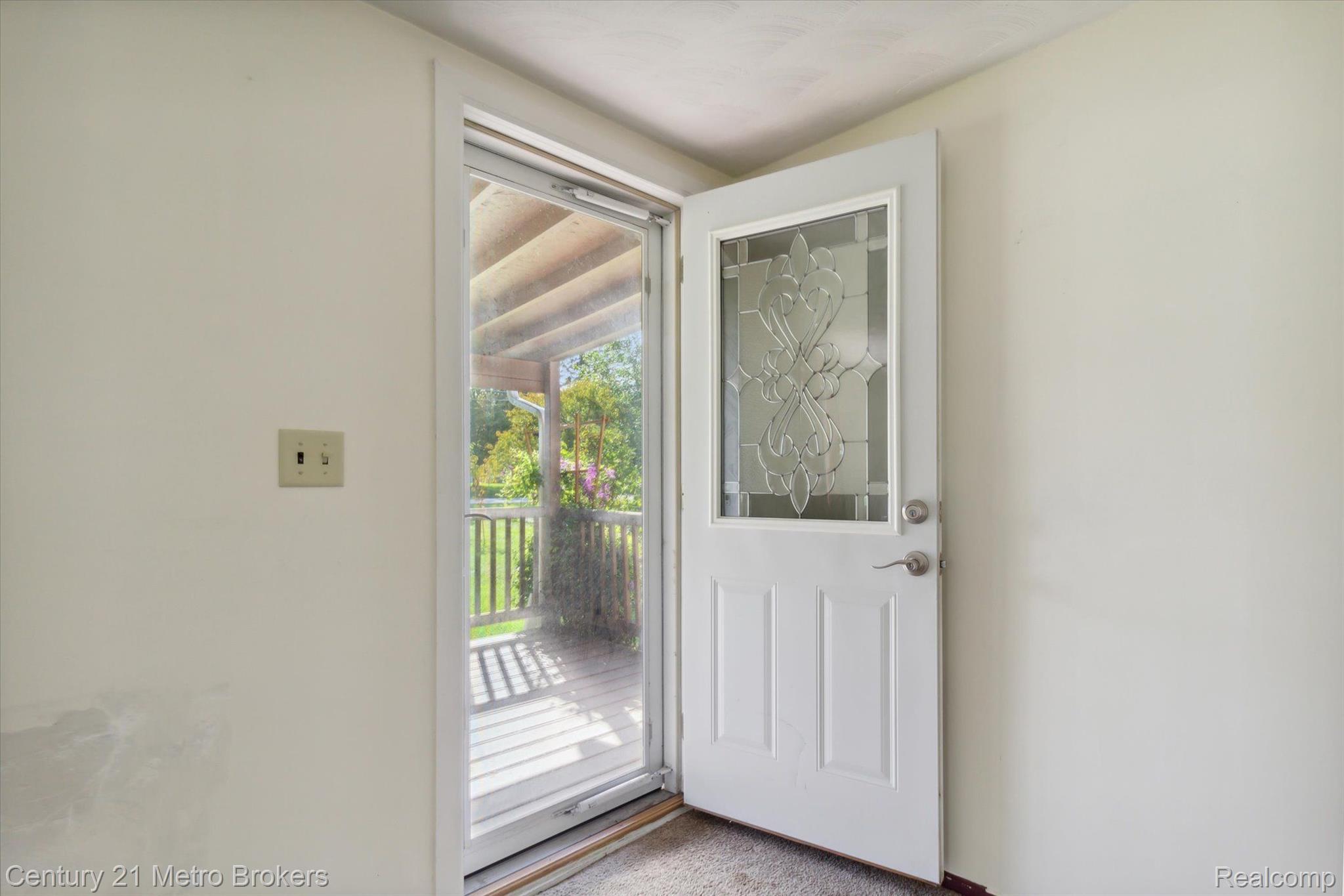 2424 South Vassar Road Burton, MI 48519 - Photo 10 of 41 Gallery Image 10