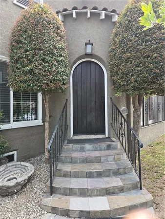 $5,000 | 3940 West 60th Street, Los Angeles, CA 90043