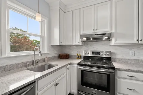 $799,900 | 289 Waverley Avenue, Unit 2, Watertown, MA 02472
