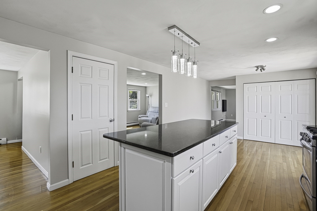 31 Lexington Road Shrewsbury, MA 01545 - Photo 6 of 41 Gallery Image 6