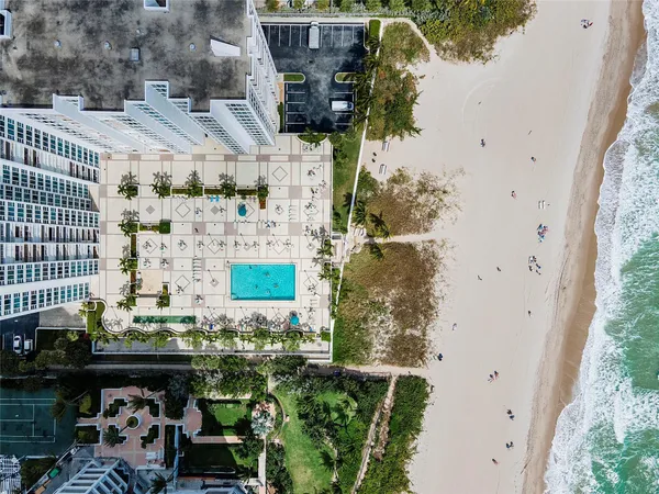 $394,000 | 1620 South Ocean Boulevard, Unit 5L, Lauderdale-by-the-Sea, FL 33062