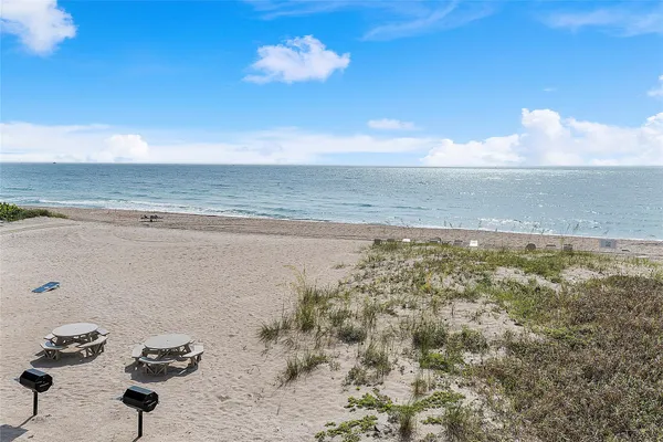 $394,000 | 1620 South Ocean Boulevard, Unit 5L, Lauderdale-by-the-Sea, FL 33062