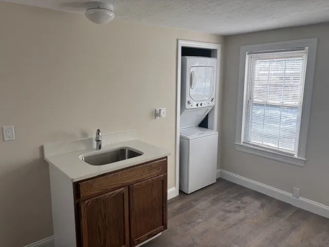 $1,800 | 12 Ayer Road, Unit 2, Shirley, MA 01464