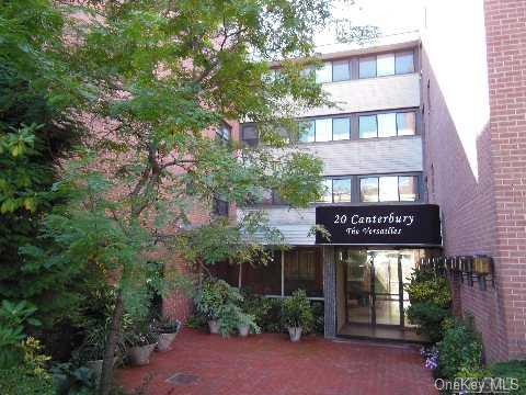 20 Canterbury Road, Unit 1G Great Neck, NY 11021 - Photo 1 of 1 Gallery Image 1