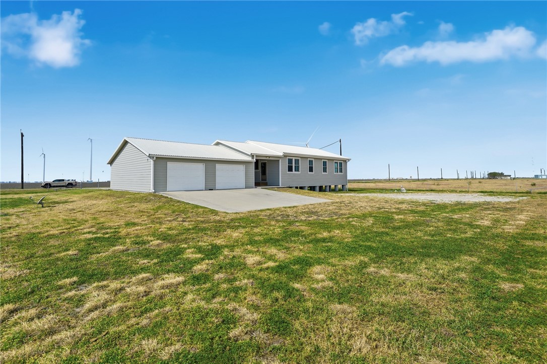 4642 Lackey Taft, TX 78390 - Photo 27 of 40 a view of a big room with an ocean view