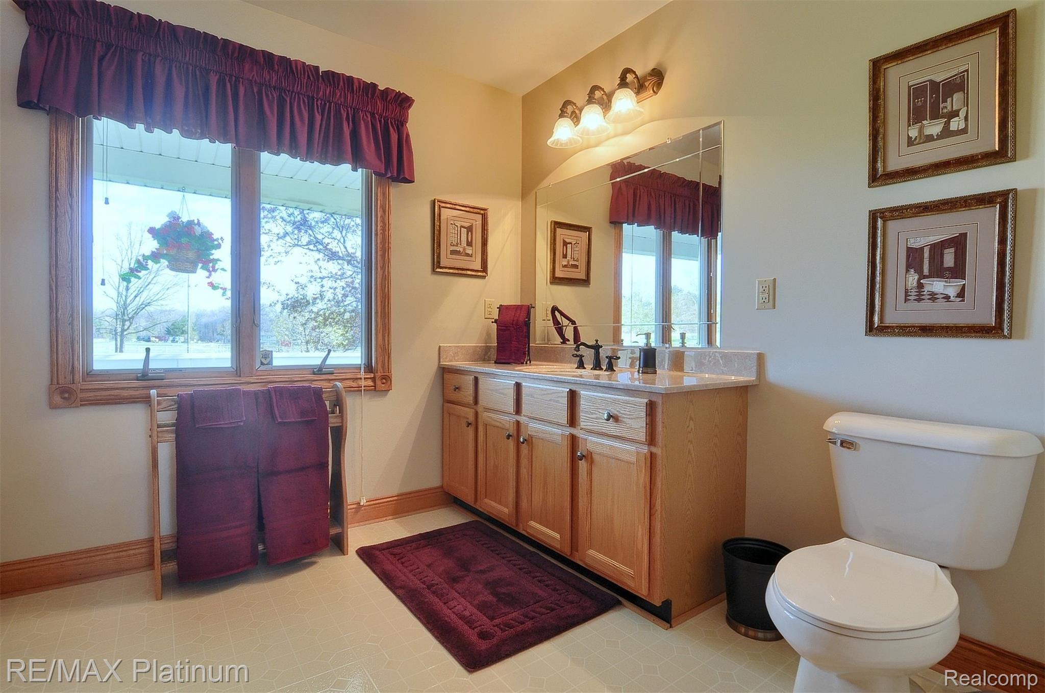 7766 Clyde Road Fenton, MI 48430 - Photo 17 of 31 17-Master Bathroom.jpg
