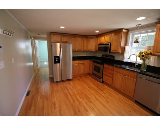 27 Rockridge Road Framingham, MA 01702 - Photo 6 of 24 Gallery Image 6