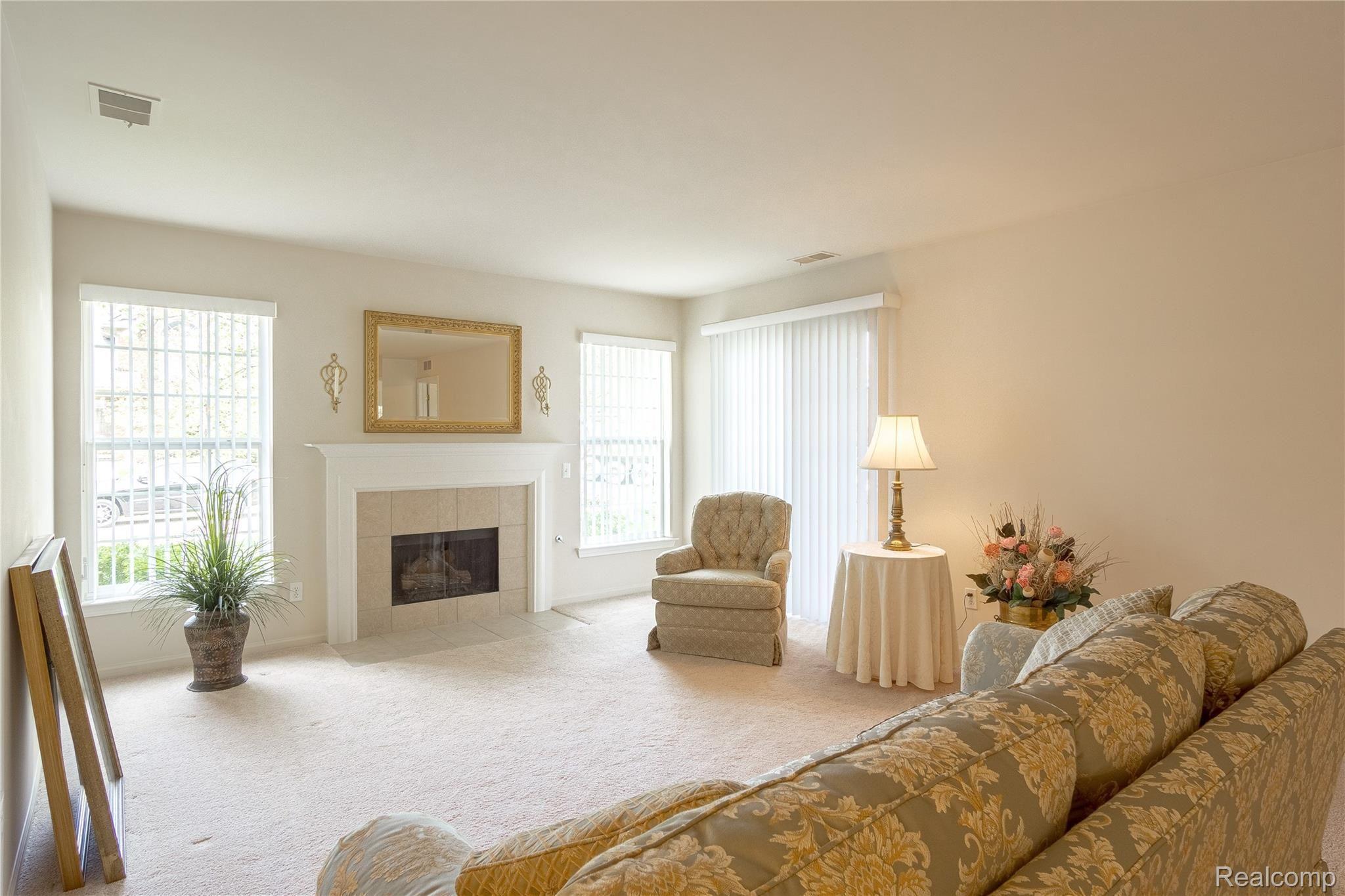 3495 Tremonte Circle, Unit 211 Rochester, MI 48306 - Photo 6 of 37 Interiors (2 of 24).jpg