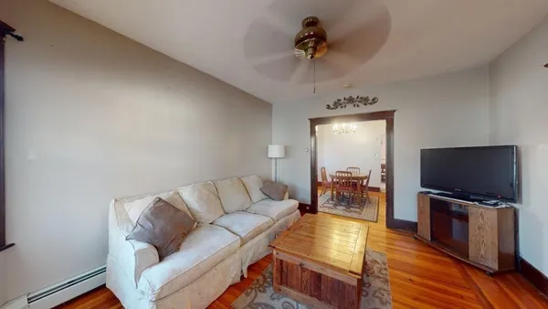 $2,600 | 139 Hillsdale Road, Unit 1, Somerville, MA 02144