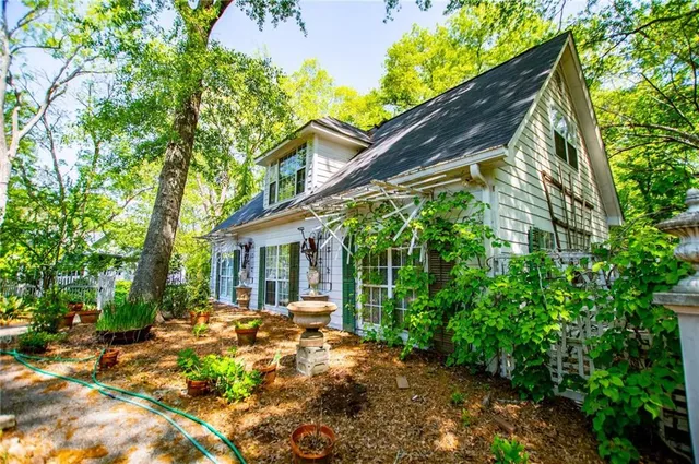 $749,900 | 8612 Campbellton Street, Douglasville, GA 30134