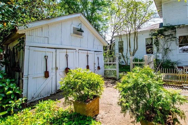 $749,900 | 8612 Campbellton Street, Douglasville, GA 30134