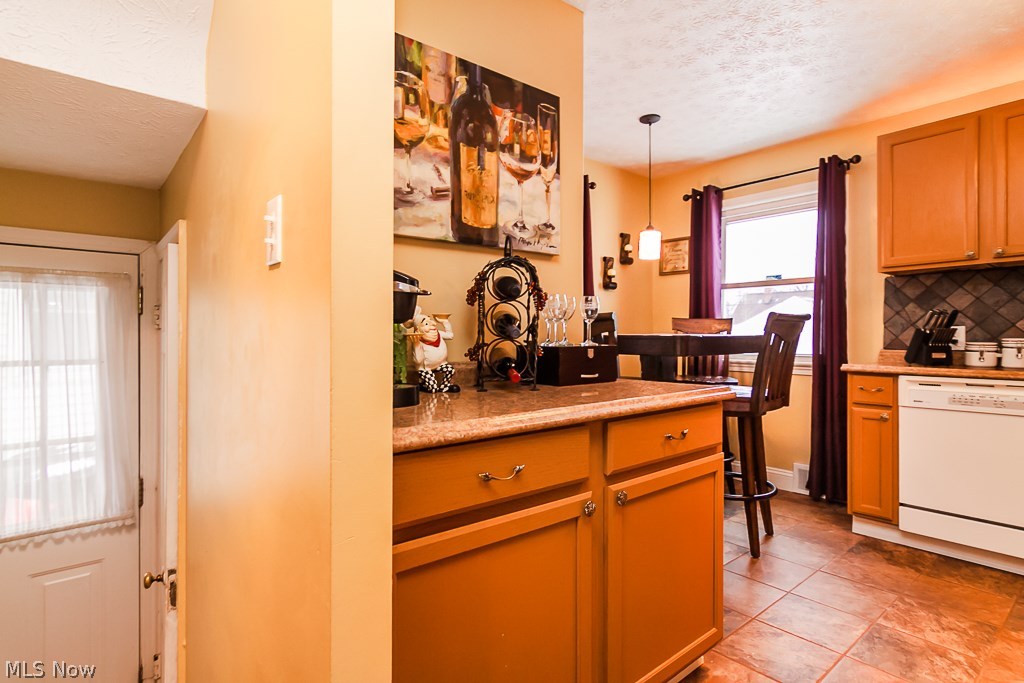 4117 Stilmore Road Cleveland, OH 44121 - Photo 12 of 35
