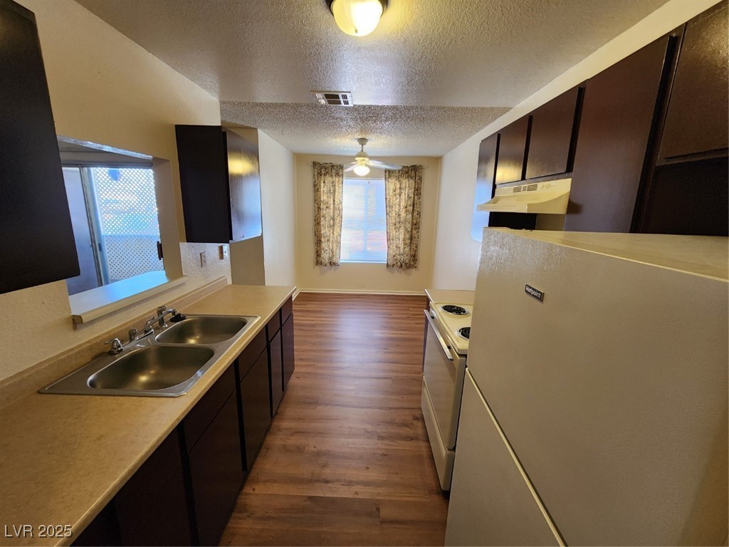 2773 Sidewinder Lane, Unit B Las Vegas, NV 89121 - Photo 3 of 33