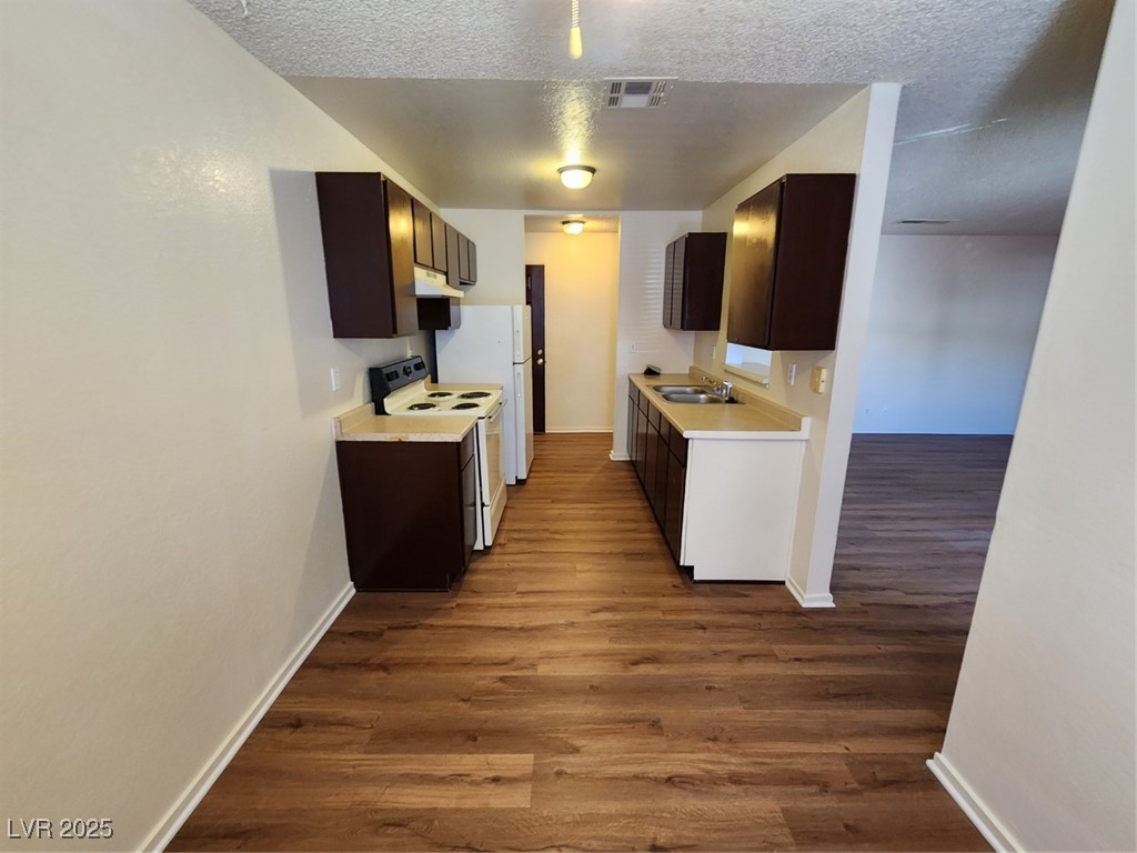 2773 Sidewinder Lane, Unit B Las Vegas, NV 89121 - Photo 9 of 33