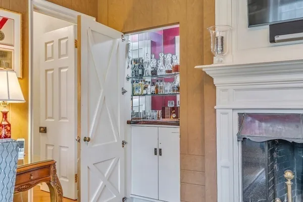 $2,100,000 | 440 Prospect Street, East Longmeadow, MA 01028