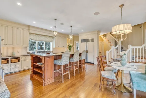 $2,100,000 | 440 Prospect Street, East Longmeadow, MA 01028