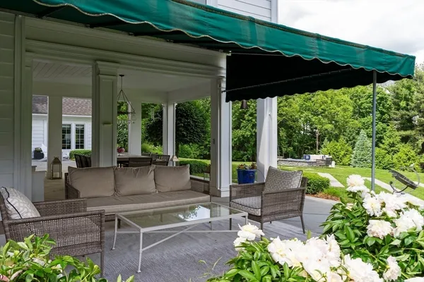 $2,100,000 | 440 Prospect Street, East Longmeadow, MA 01028