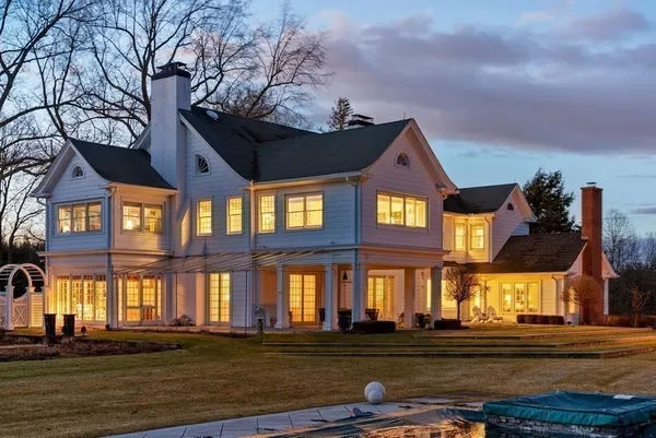 $2,100,000 | 440 Prospect Street, East Longmeadow, MA 01028