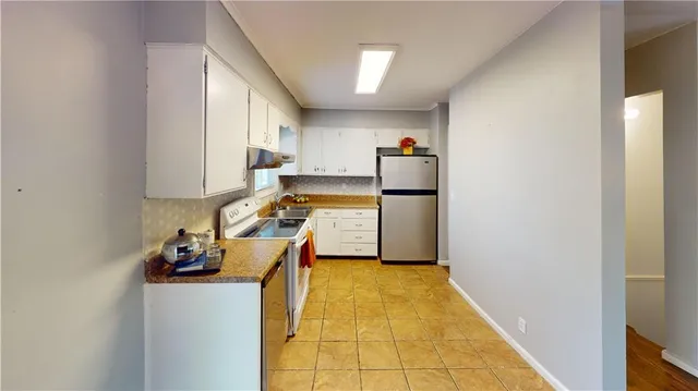 $319,900 | 4542 West 50th Street, Roeland Park, KS 66205