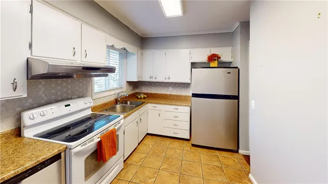 $319,900 | 4542 West 50th Street, Roeland Park, KS 66205