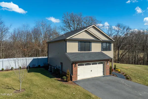 $440,000 | 1072 Riddle Ridge, Jonesborough, TN 37659