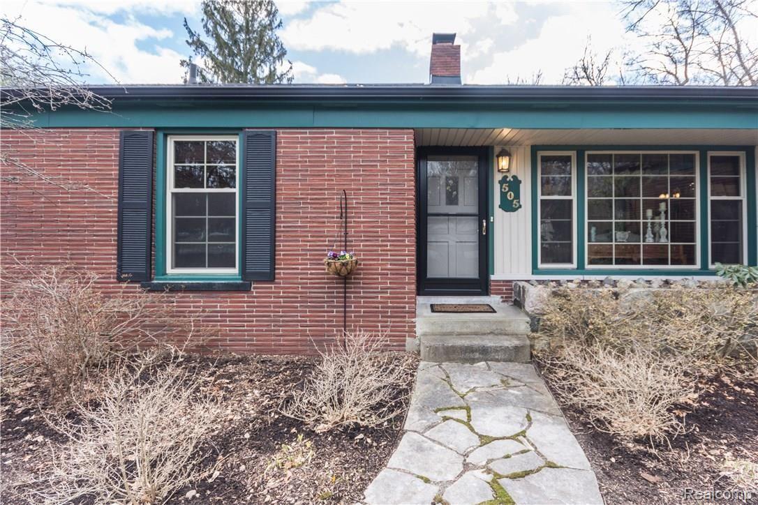 505 Elmhill Road Rochester, MI 48306 - Photo 2 of 25 505 Elmhill-2.jpg