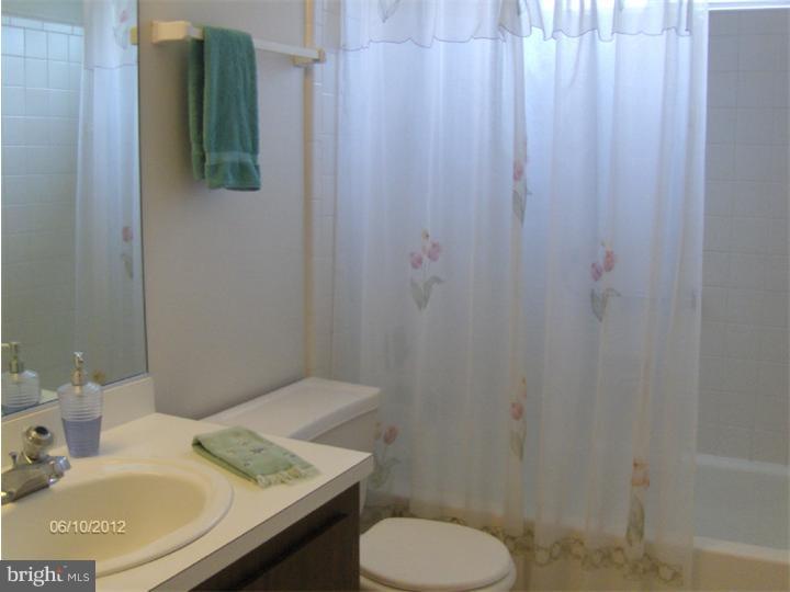 11 Dunstable Road Southampton, NJ 08088 - Photo 16 of 20 Half Bath