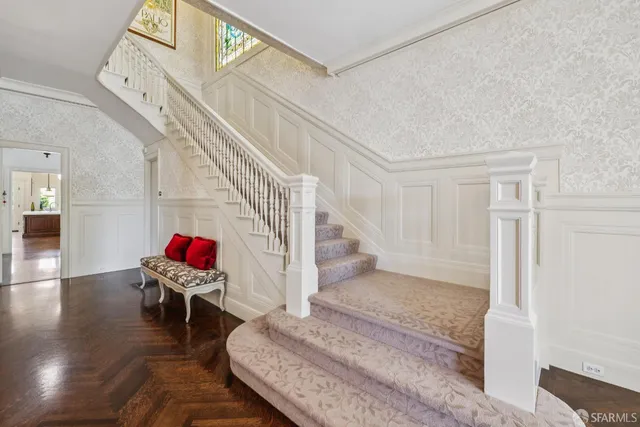 a view of entryway and hall