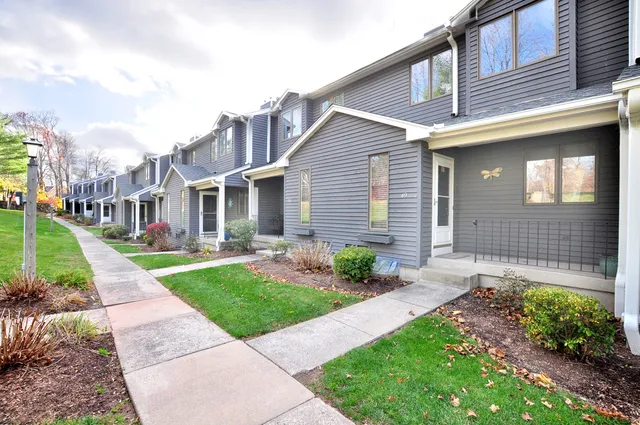 $297,000 | 49 Ridge Road, Unit 49, Wethersfield, CT 06109