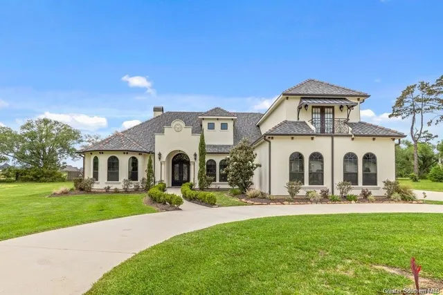$1,069,000 | 5627 Lutte Tigre Lane, Lake Charles, LA 70605