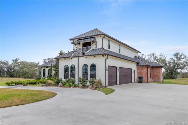 $1,069,000 | 5627 Lutte Tigre Lane, Lake Charles, LA 70605