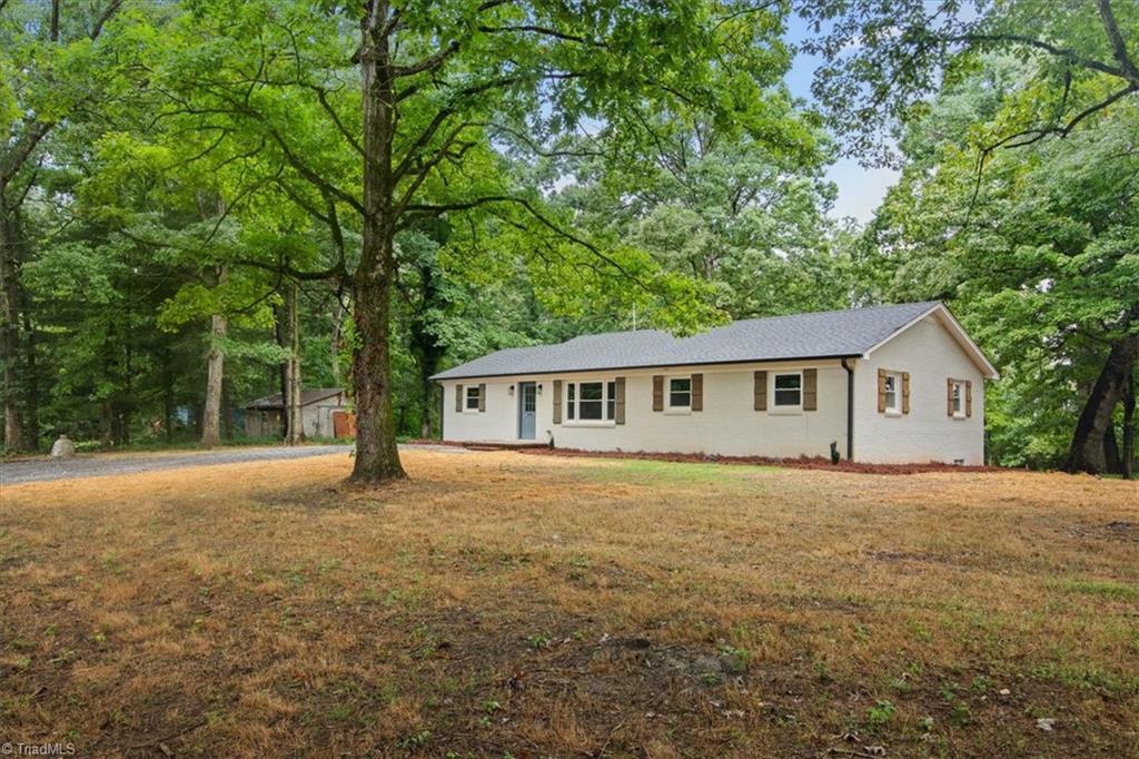 244 Atkinson Road Siloam, NC 27047 - Photo 3 of 24