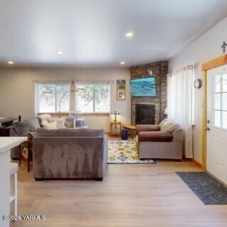 16331 Hiway 410 Road Naches, WA 98937 - Photo 5 of 28 SGPY3J8mtQ2-Living_Room