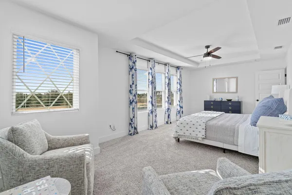 $427,350 | 281 Meadowlawn Street, Freeport, FL 32439