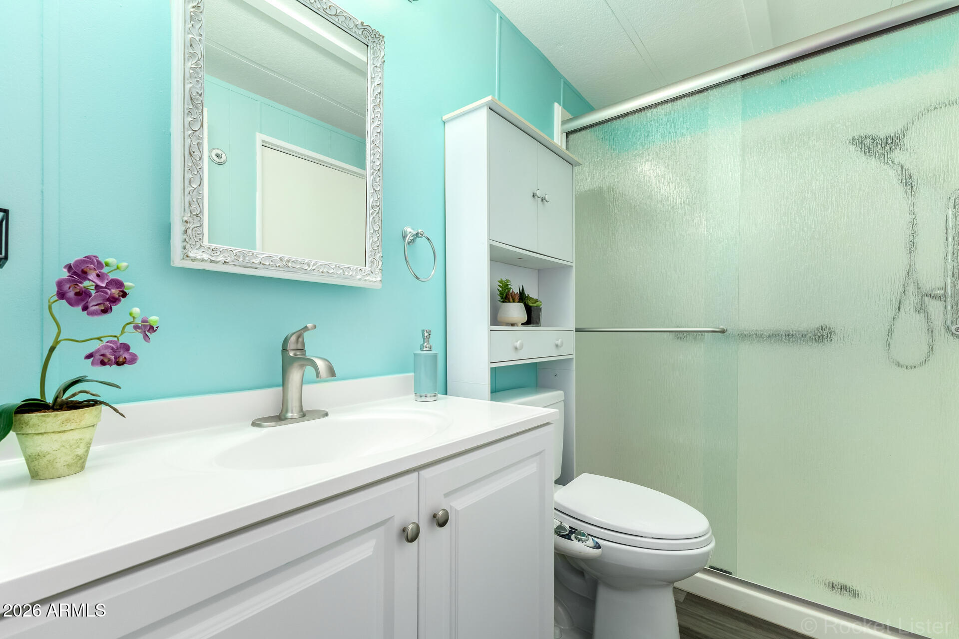 303 South Recker Road, Unit 81 Mesa, AZ 85206 - Photo 19 of 31 Guest Bathroom