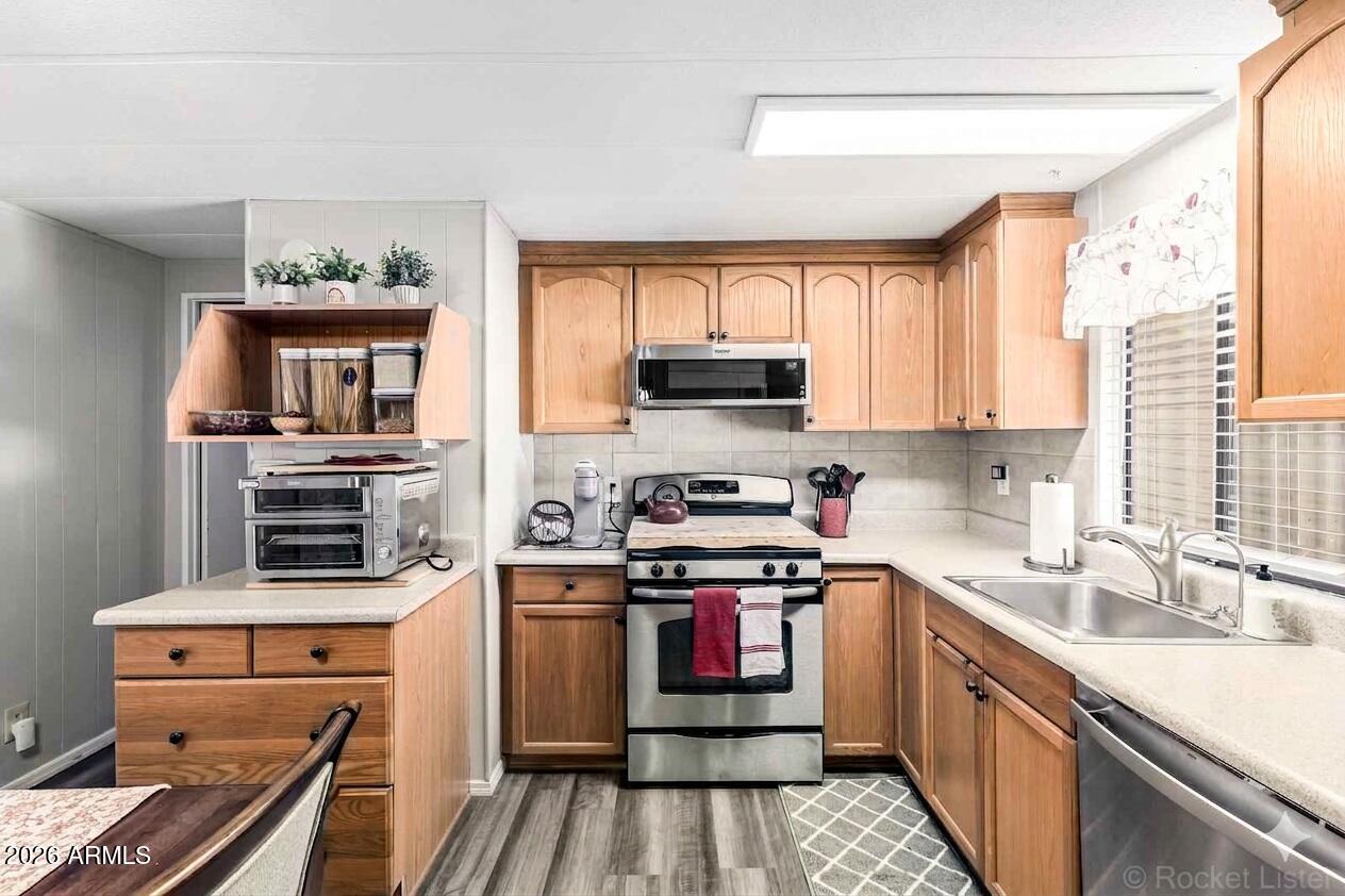 303 South Recker Road, Unit 81 Mesa, AZ 85206 - Photo 3 of 31 Kitchen