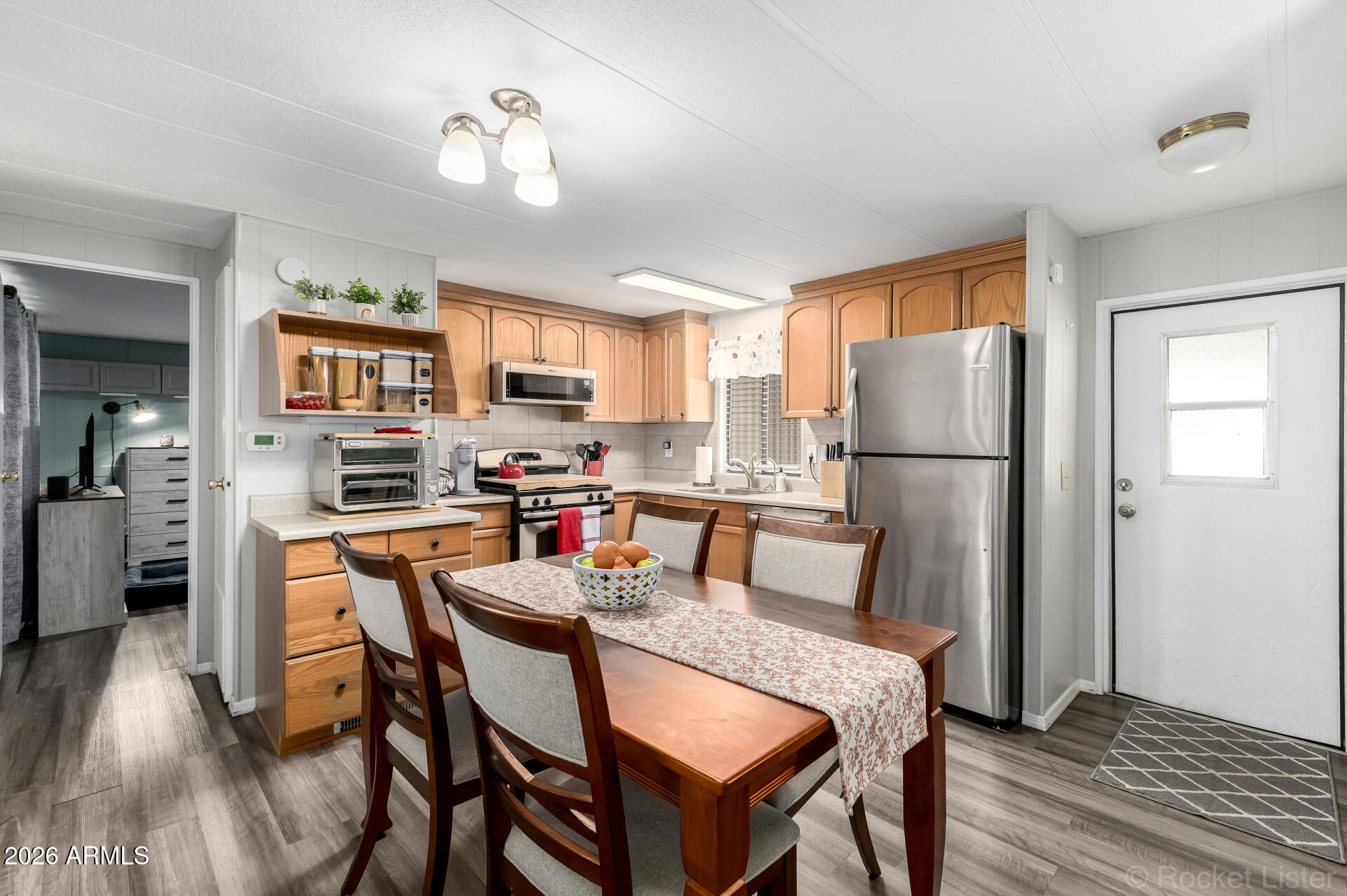 303 South Recker Road, Unit 81 Mesa, AZ 85206 - Photo 9 of 31 Kitchen