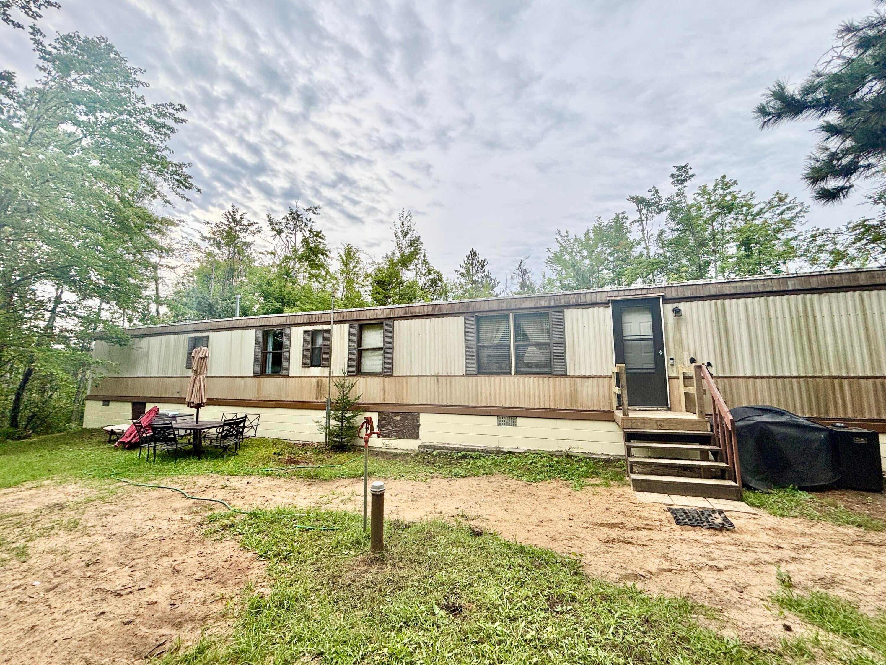 2040 Hill Road Lewiston, MI 49756 - Photo 5 of 43 Gallery Image 5