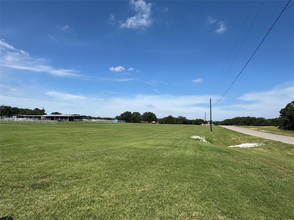 125 Rolling Bnd Road Alvord, TX 76225 - Photo 18 of 34